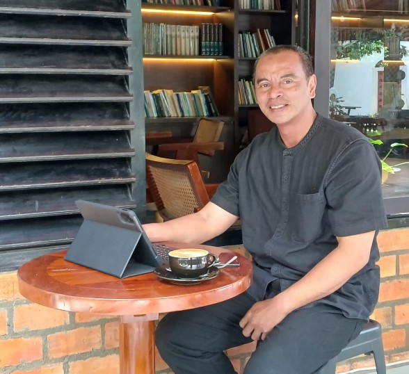 Yulfi Alfikri Noer S. IP., M. AP, Akademisi UIN STS Jambi.