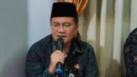 Maulana Takziah ke Keluarga Ketua RT yang Wafat, Serahkan Bantuan Rp102 Juta