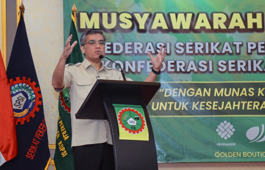 Menaker: Hubungan Industrial Harus Naik Kelas agar Pekerja Tak Tertinggal oleh AI