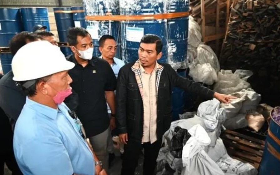 DPR RI Soroti Pengelolaan Limbah B3 PT Universal Glove DPR RI Soroti Pengelolaan Limbah B3 PT Universal Glove