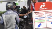 Pertamina Masih Tahan Harga Pertamax Pertamina Masih Tahan Harga Pertamax