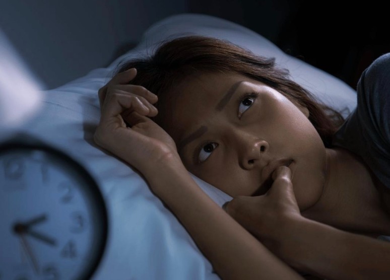 Cara Mengatasi Insomnia Kronis – Panduan Lengkap agar Tidur Nyenyak Tanpa Obat