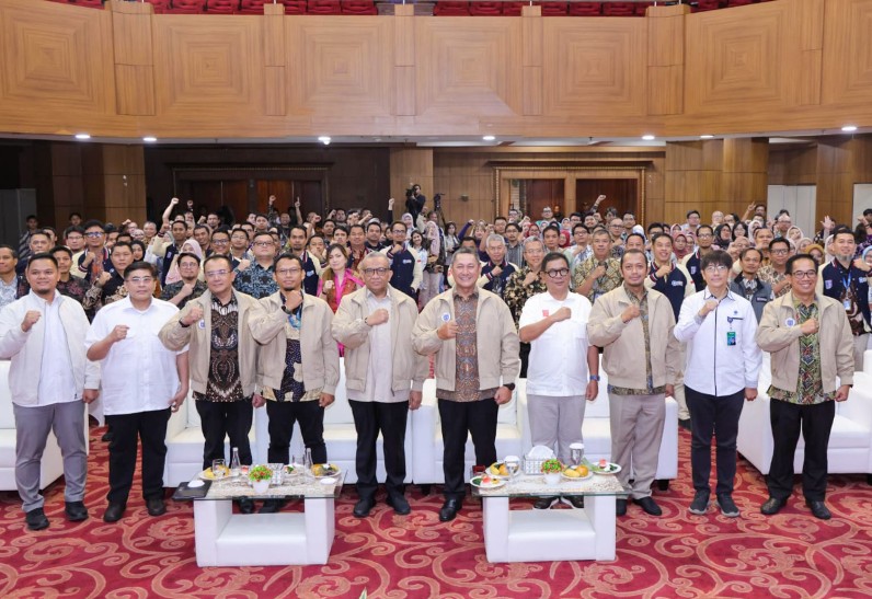 Wamenaker: Dunia Kerja Tak Hanya Lihat Ijazah, tapi juga Kompetensi