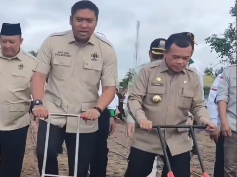 Al Haris Ways: Menanam Jagung Bersama Wamentan, Langkah Nyata Perkuat Ketahanan Pangan di Tengah Krisis Global