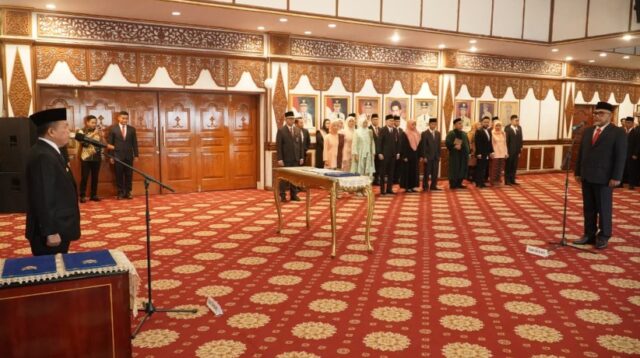 Lantik Sudirman sebagai Komisaris Utama Bank Jambi, Gubernur Al Haris Minta Pembenahan dan Kemandirian Bank Jambi