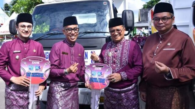 canggih! wali kota jambi maulana launching armada sampah digital yang bisa dimatikan jarak jauh