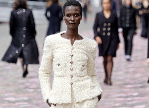 chanel, merek fashion mewah legendaris yang jadi simbol elegan dan status sosial dunia