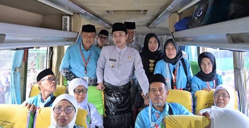 diza hazra aljosha lepas 288 jamaah haji kloter 20 kota jambi ke tanah suci