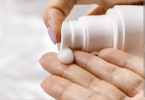 fenomena sunscreen viral tiktok antara tren kecantikan dan edukasi kesehatan kulit yang benar fenomena sunscreen viral tiktok antara tren kecantikan dan edukasi kesehatan kulit yang benar