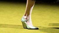 harga sepatu termahal merek prada bisa tembus ratusan juta, ini koleksi paling mewah yang jadi simbol status elite
