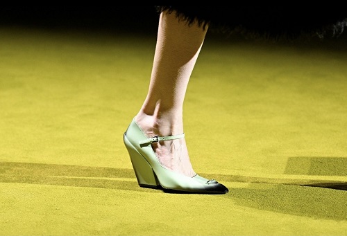 harga sepatu termahal merek prada bisa tembus ratusan juta, ini koleksi paling mewah yang jadi simbol status elite harga sepatu termahal merek prada bisa tembus ratusan juta, ini koleksi paling mewah yang jadi simbol status elite