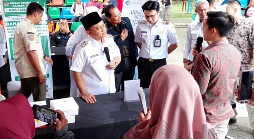 hut pemkot jambi ke 80, wali kota maulana tinjau langsung bursa kerja di taman banjuran budayo hut pemkot jambi ke 80, wali kota maulana tinjau langsung bursa kerja di taman banjuran budayo