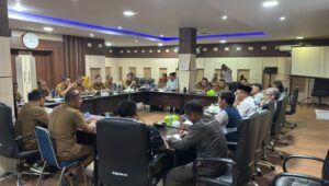 Komisi II DPRD Merangin menggelar Rapat Dengar Pendapat (RDP) bersama BKPSDMD, Dinas Pendidikan dan Kebudayaan, Dinas Kesehatan, Direktur RSUD Kolonel Abundjani Bangko, BPKAD, Inspektorat serta Kabag Hukum Setda Merangin, Senin (11/5/2026).