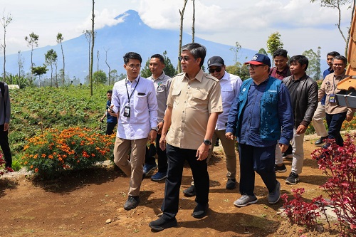 kemnaker siapkan pelatihan agroforestry untuk 500 warga garut, peluang kerja baru dari kopi, hortikultura hingga wisata desa meledak di 2026