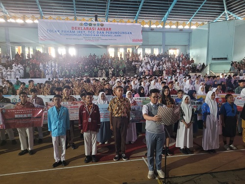 ribuan pelajar jambi serukan tolak radikalisme, tcc dan perundangan di lingkungan pendidikan