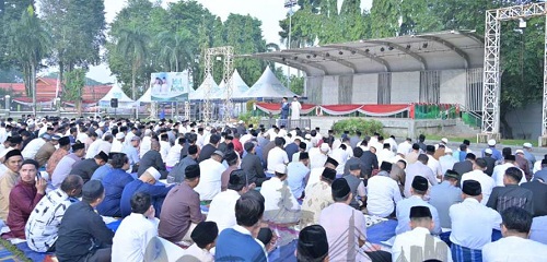 ribuan warga jambi padati lapangan balai kota, rayakan iduladha 2026 dengan khidmat ribuan warga jambi padati lapangan balai kota, rayakan iduladha 2026 dengan khidmat