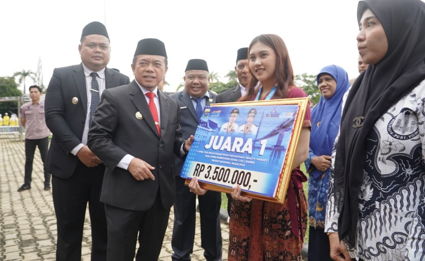 Peringati Hari Otoda dan Hardiknas di Bungo, Gubernur Al Haris Dorong Pendidikan Berkualitas dan Sinergi Semua Pihak