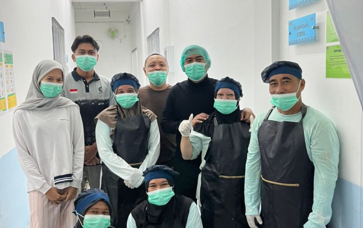 Rocky Candra Sidak Tiga Dapur MBG di Jambi, Pastikan Kualitas Bahan Pangan dan Operasional Terjaga