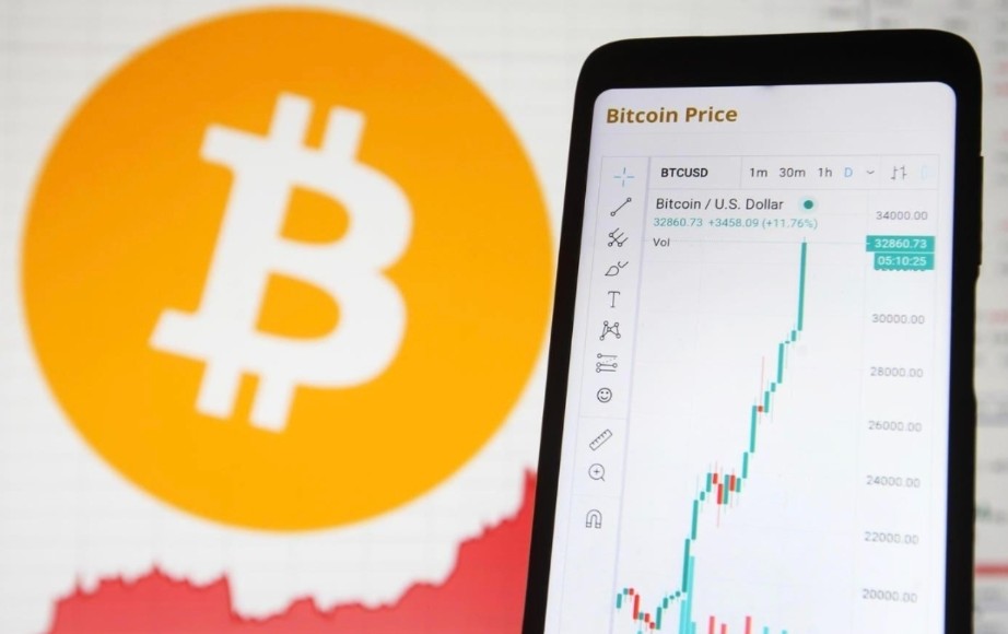 Bitcoin Naik Tajam Hari Ini: Harga BTC Meledak Saat ETF Spot Bitcoin dan Whale Crypto Kembali Serbu Pasar