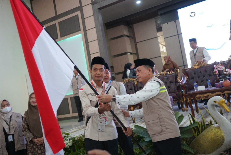Lepas 442 JCH Kloter BTH 19, Pesan Gubernur Al Haris: Fokus Ibadah Haji, Jangan sia-siakan Perjuangan Puluhan Tahun
