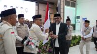 Sekda Sudirman Lepas JCH Kloter 23, Doakan Jamaah Jadi Haji Mabrur, Pulang Sehat