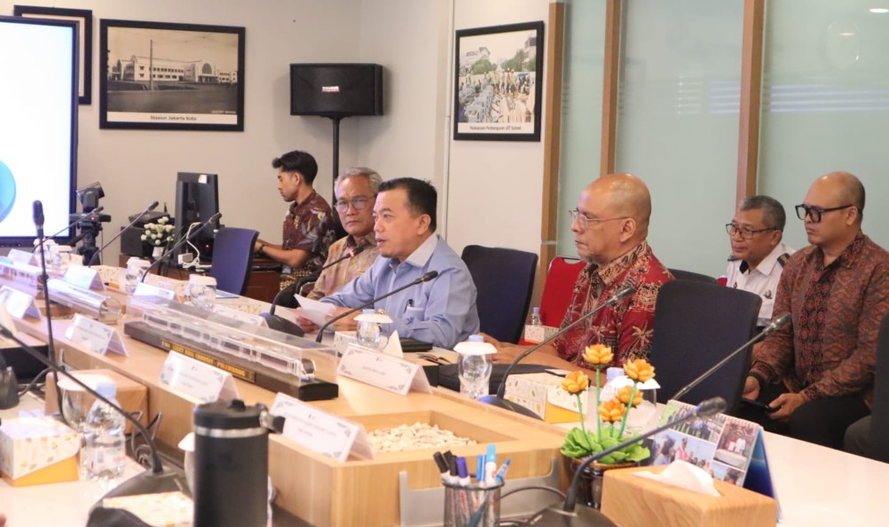 Audiensi dengan Kemenhub, Gubernur Al Haris Bahas Pembangunan Jalur Kereta Api Batu Bara Bungo–Kemingkig Audiensi dengan Kemenhub, Gubernur Al Haris Bahas Pembangunan Jalur Kereta Api Batu Bara Bungo–Kemingkig