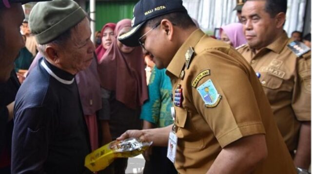 stabilkan harga pangan jelang idul adha, pemkot jambi hadirkan pasar murah se kota jambi