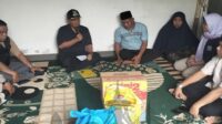 wali kota jambi maulana kunjungi rumah duka bocah hanyut di paal merah, serahkan santunan wali kota jambi maulana kunjungi rumah duka bocah hanyut di paal merah, serahkan santunan
