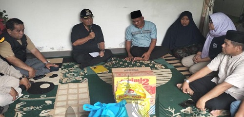 wali kota jambi maulana kunjungi rumah duka bocah hanyut di paal merah, serahkan santunan wali kota jambi maulana kunjungi rumah duka bocah hanyut di paal merah, serahkan santunan