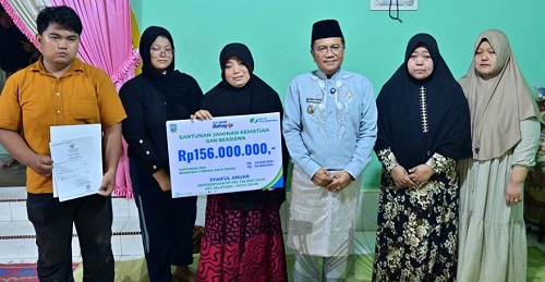 ahli waris ketua rt di jelutung terima santunan kematian dan beasiswa anak rp156 juta ahli waris ketua rt di jelutung terima santunan kematian dan beasiswa anak rp156 juta