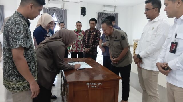 Dalam arahannya, Wabup A. Khafidh mengingatkan pentingnya peran aktif seluruh OPD dan lembaga keuangan untuk turun langsung ke masyarakat.
