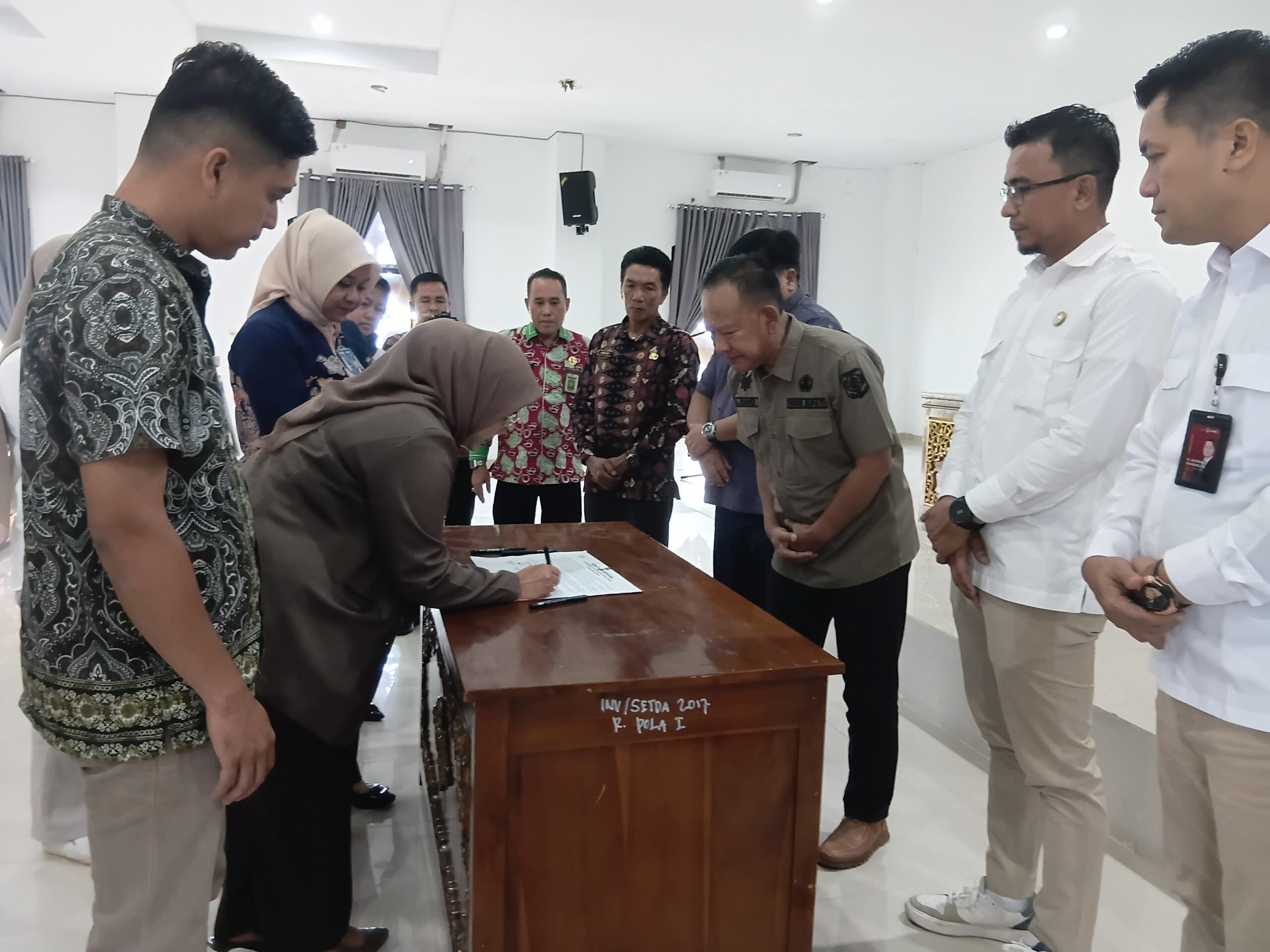 Dalam arahannya, Wabup A. Khafidh mengingatkan pentingnya peran aktif seluruh OPD dan lembaga keuangan untuk turun langsung ke masyarakat.