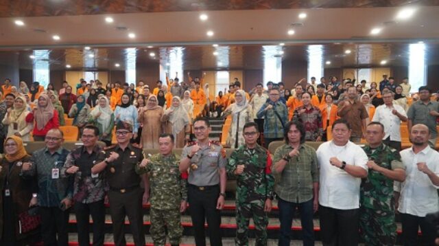 kuliah umum di unja, danrem 042 gapu tekankan kolaborasi lintas sektor antisipasi karhutla di jambi