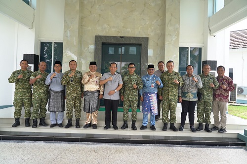 perkuat sinergi tni dan pemerintah daerah, danrem 042 gapu silaturahmi ke rumah dinas bupati muaro jambi