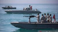 Iran Serang Balik Kapal AS Iran Serang Balik Kapal AS