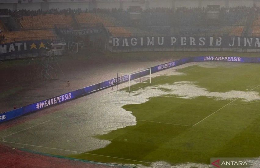 Jelang ACL Two, Persib Bandung Perbaiki Kualitas Rumput GBLA