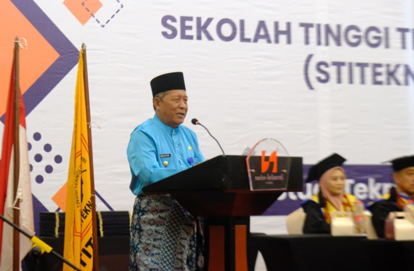 Wagub Sani: Pentingnya Lulusan STITEKNAS dalam Mengubah Potensi Daerah Menuju Nilai Tambah Wagub Sani: Pentingnya Lulusan STITEKNAS dalam Mengubah Potensi Daerah Menuju Nilai Tambah