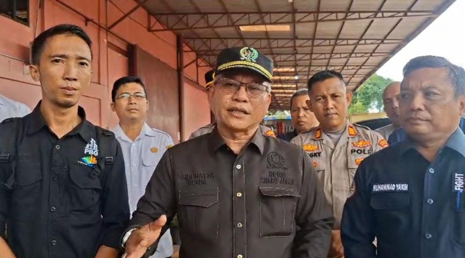Sidak Ketua DPRD Muaro Jambi di Mestong, Soroti Drainase dan Aliran Sungai di Kawasan Usaha Sidak Ketua DPRD Muaro Jambi di Mestong, Soroti Drainase dan Aliran Sungai di Kawasan Usaha