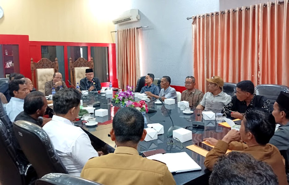 DPRD Muaro Jambi Fasilitasi Mediasi Warga dan PT PMG DPRD Muaro Jambi Fasilitasi Mediasi Warga dan PT PMG