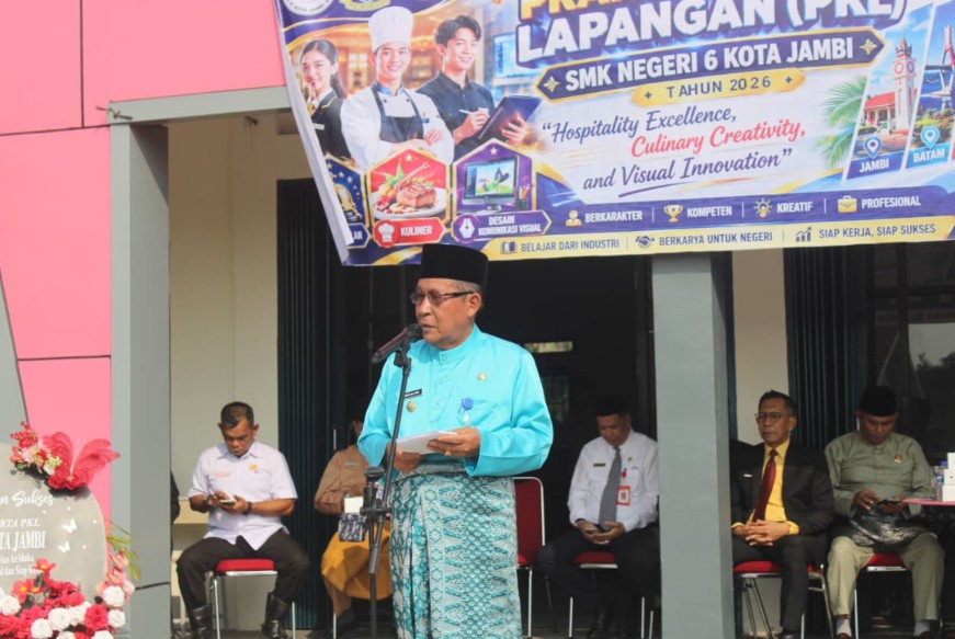 Lepas 219 Siswa PKL SMKN 6 Kota Jambi, Wagub Sani Dorong Generasi Siap Kerja dan Berdaya Saing Nasional Lepas 219 Siswa PKL SMKN 6 Kota Jambi, Wagub Sani Dorong Generasi Siap Kerja dan Berdaya Saing Nasional