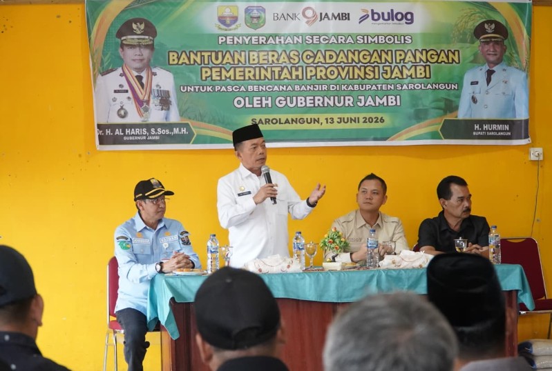 Ringankan Beban Korban Bencana, Gubernur Al Haris Salurkan 10.189 Ton Beras Cadangan Ringankan Beban Korban Bencana, Gubernur Al Haris Salurkan 10.189 Ton Beras Cadangan