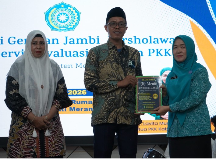 Hesti Haris Sosialisasikan Gerakan Jambi Bersholawat di Merangin