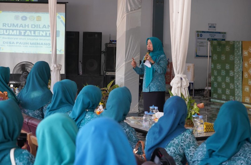 Hesti Haris Kunjungi Rumah Dilan Bumi Talenta di Desa Pauh Pamenang