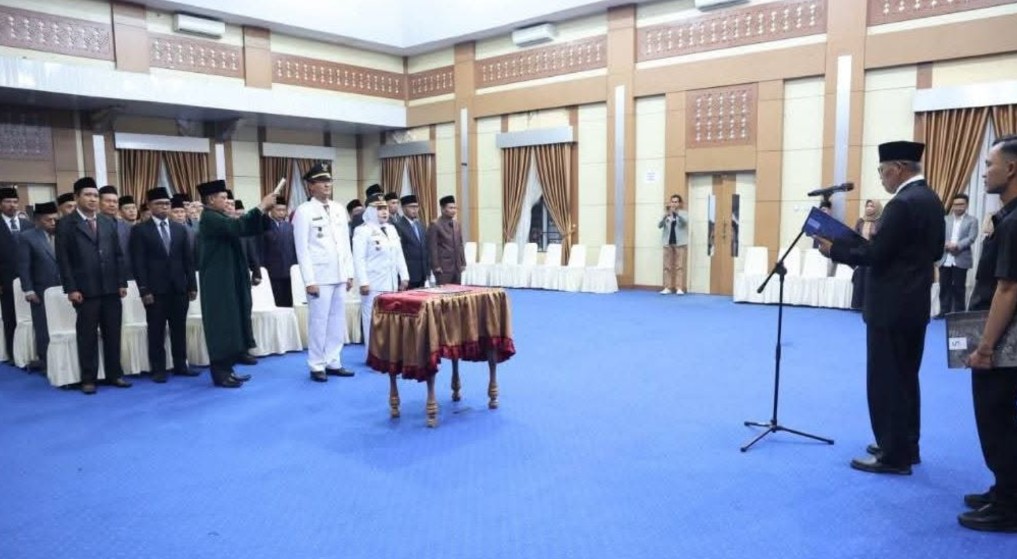 56 Pejabat eselon III dan IV Pemkot Sungai Penuh Resmi Dilantik, Ini Nama-namanya 56 Pejabat eselon III dan IV Pemkot Sungai Penuh Resmi Dilantik, Ini Nama-namanya
