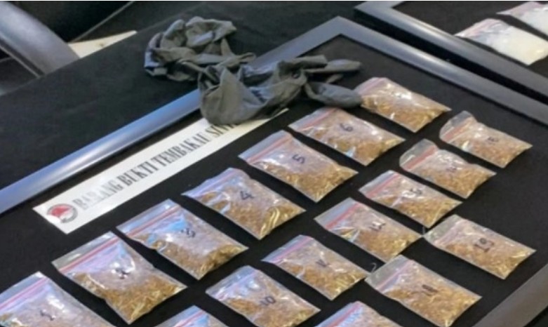 Terbongkar! 18 Kg Ganja Asal Amerika dan Rusia Diselundupkan ke Bali dengan Modus Koper Rahasia Terbongkar! 18 Kg Ganja Asal Amerika dan Rusia Diselundupkan ke Bali dengan Modus Koper Rahasia
