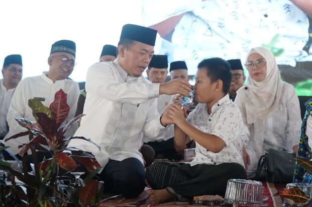 Gelar 10 Muharram 1448 H/2026 M, Pemprov Jambi Beri Santunan kepada 2000 Anak Yatim dan Difabel