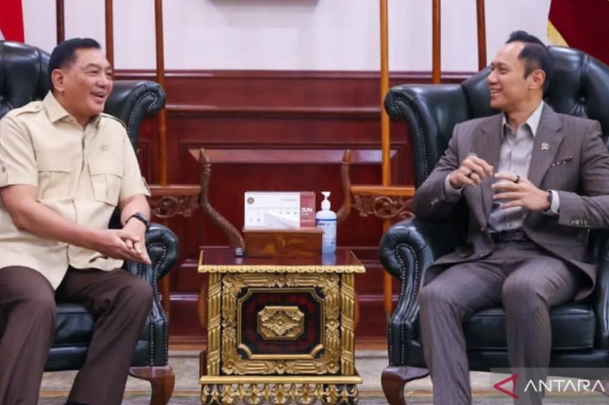 Menhan Sjafrie bahas pengamanan wilayah udara dengan Menko AHY