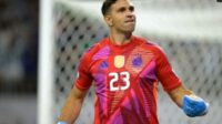 Viral! Penampakan Jari Patah Emiliano Martinez Bikin Fans Argentina Panik, Tetap Siap Lawan Tanjung Verde di Piala Dunia 2026