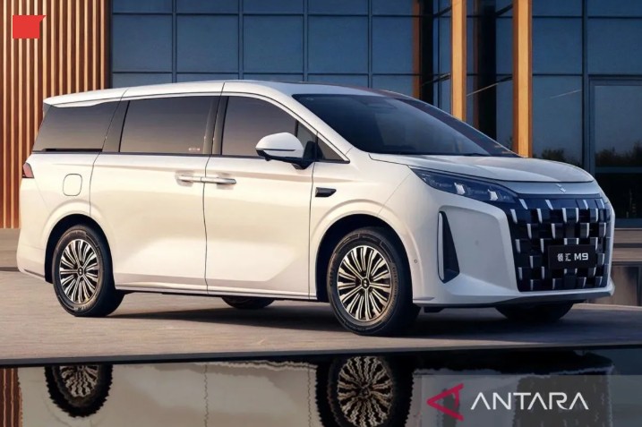 BYD Bikin Kejutan! Linghui M9 Meluncur dengan Harga Rp495 Juta, Calon Raja Baru Transportasi Online