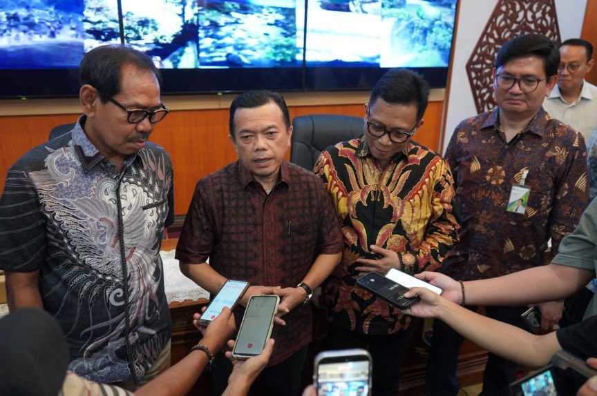 Gubernur Al Haris Terima Audensi Direktur Utama BPJS Ketenagakerjaan Gubernur Al Haris Terima Audensi Direktur Utama BPJS Ketenagakerjaan